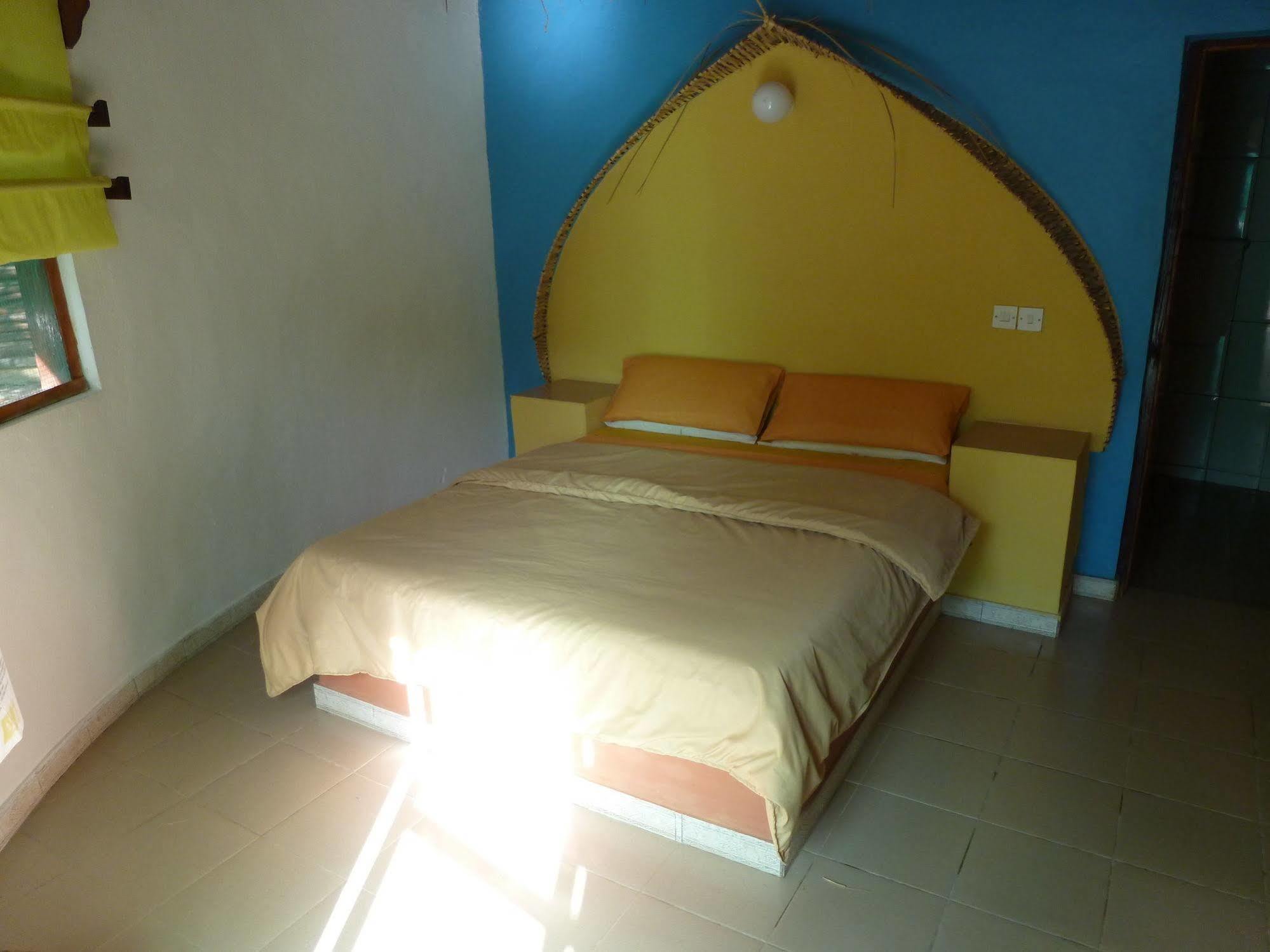 Footsteps Eco-Lodge Gunjur Exterior foto