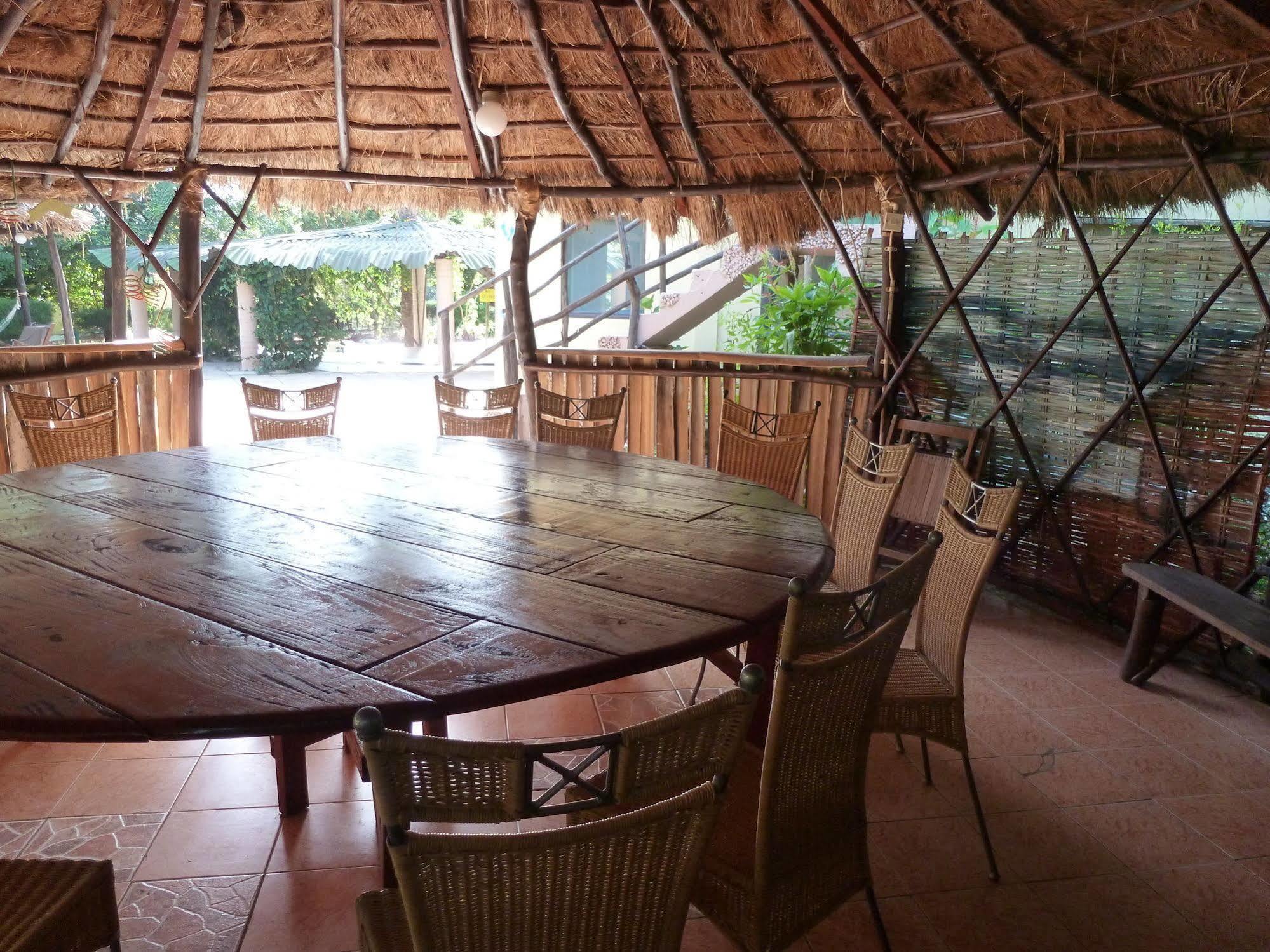 Footsteps Eco-Lodge Gunjur Exterior foto