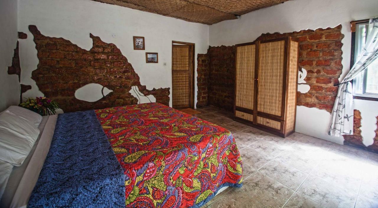 Footsteps Eco-Lodge Gunjur Exterior foto